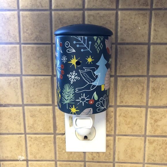 Electric Fragrance Warmer - Picture 7 of 10